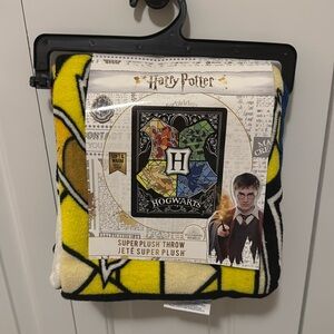Harry Potter Super Plush Throw 48 x 60. Brand new.